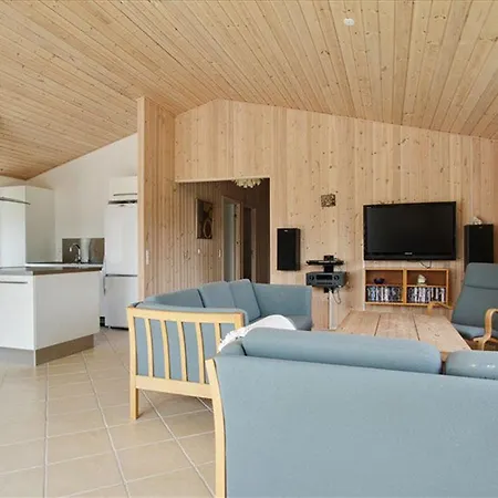 Four-bedroom Holiday In * Hals