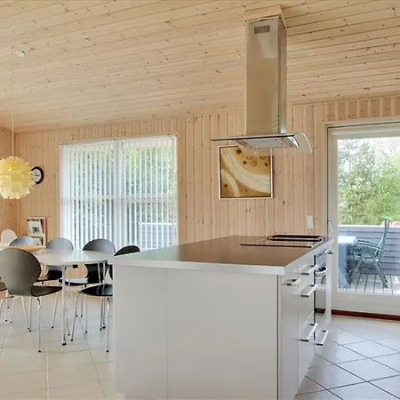 Four-bedroom Holiday In * Hals